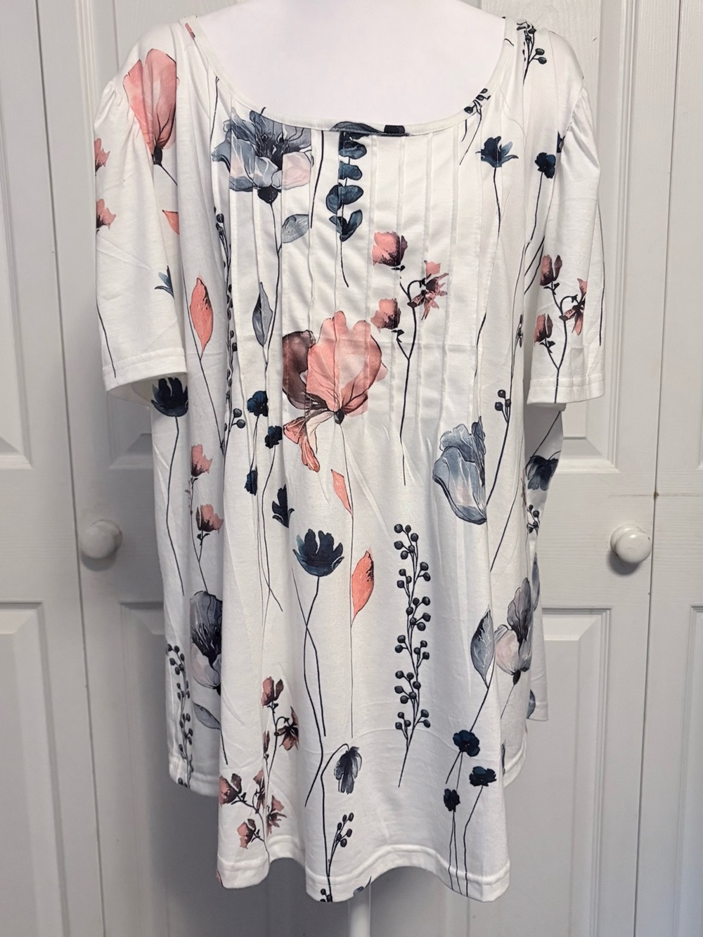 Women’s Floral Scoop Neck Pintuck Tee - White with Pink & Blue Blooms
